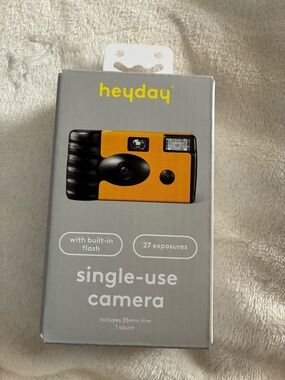 Heyday Single-Use 35mm Film Camera Yellow Built-In Flash 27 Exposures